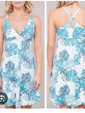 Patagonia Amber Dawn Blue Teal and White Tropical Print Monstera Sundress Medium